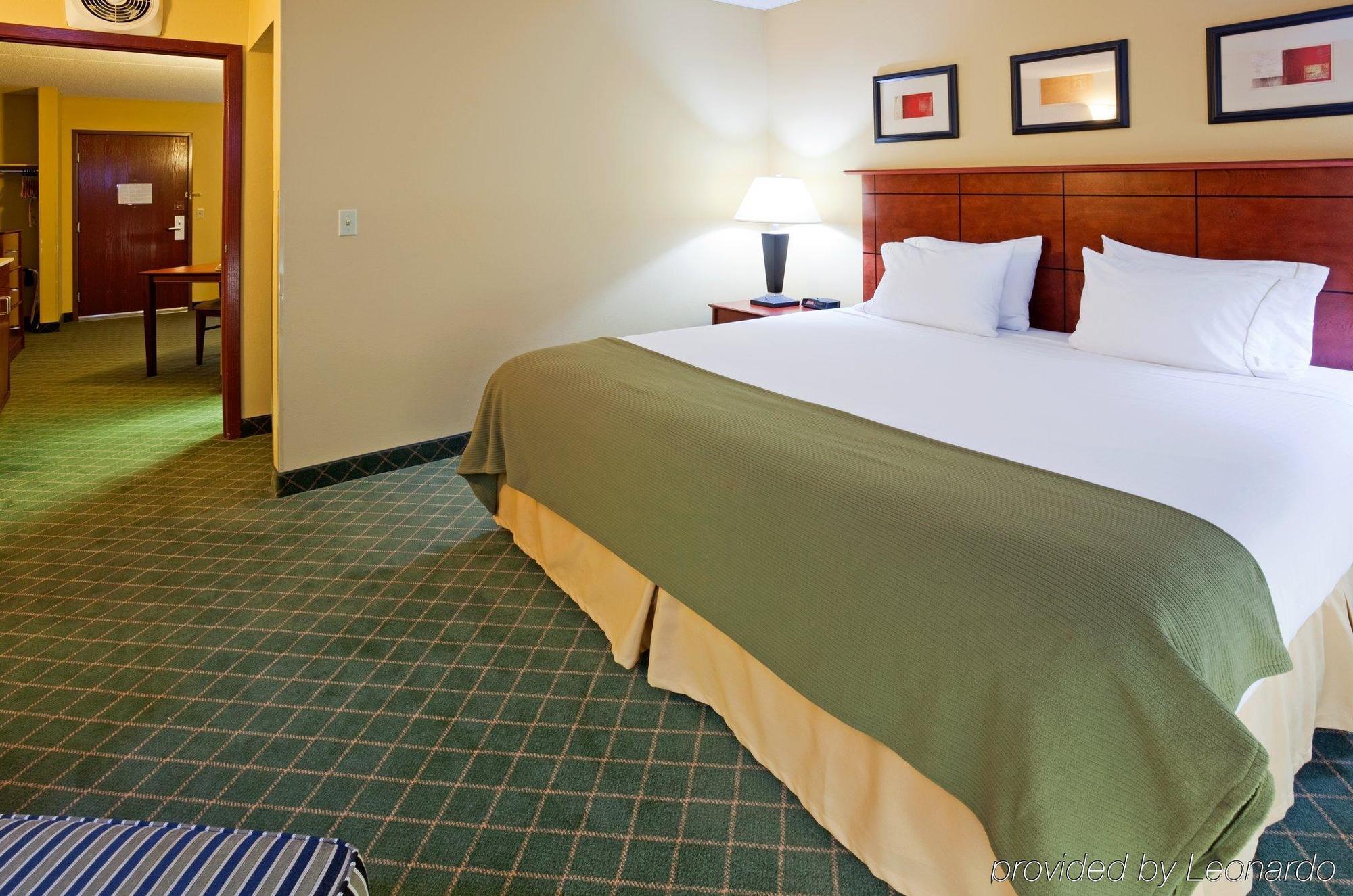 Holiday Inn Express Hotel & Suites Coon Rapids - Blaine Area By Ihg Номер фото