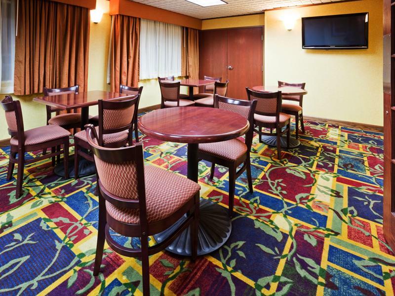 Holiday Inn Express Hotel & Suites Coon Rapids - Blaine Area By Ihg Экстерьер фото
