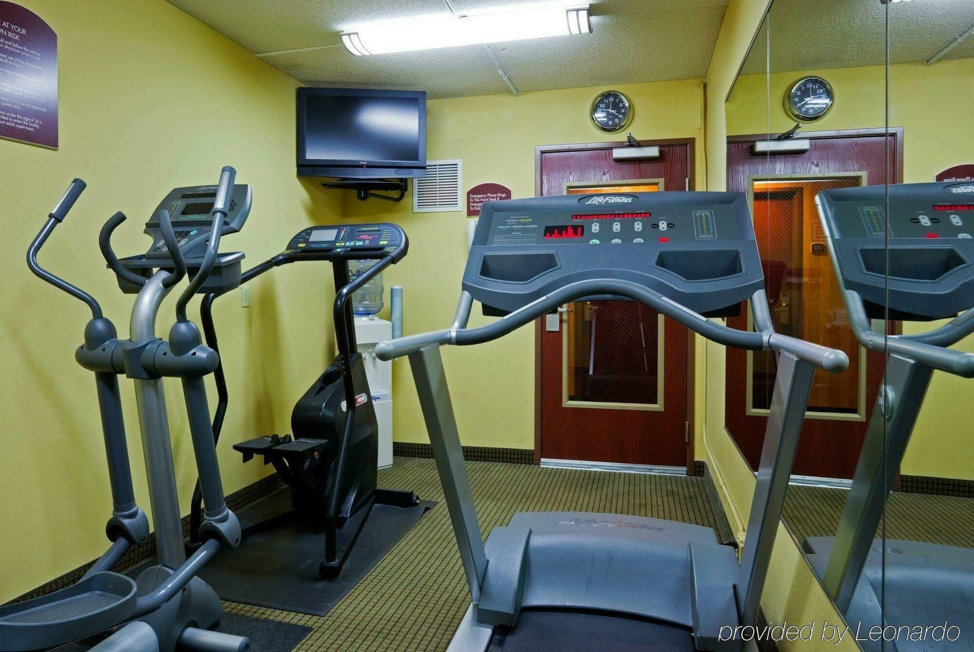 Holiday Inn Express Hotel & Suites Coon Rapids - Blaine Area By Ihg Экстерьер фото